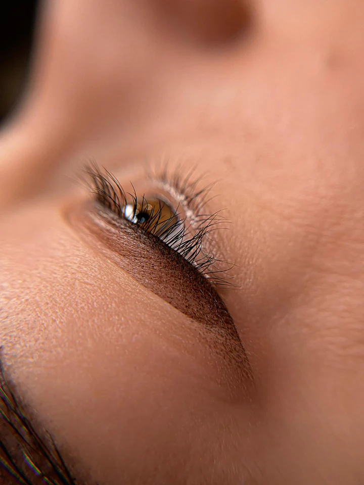 Micropigmentation eyeliner semi-permanent – effet ombré Manosque